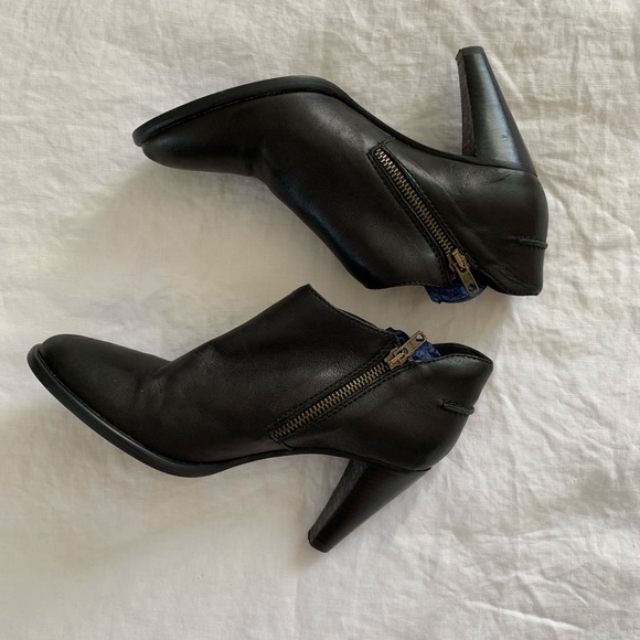 Madewell Leather Zip Ankle Boots - Picture 3 of 5